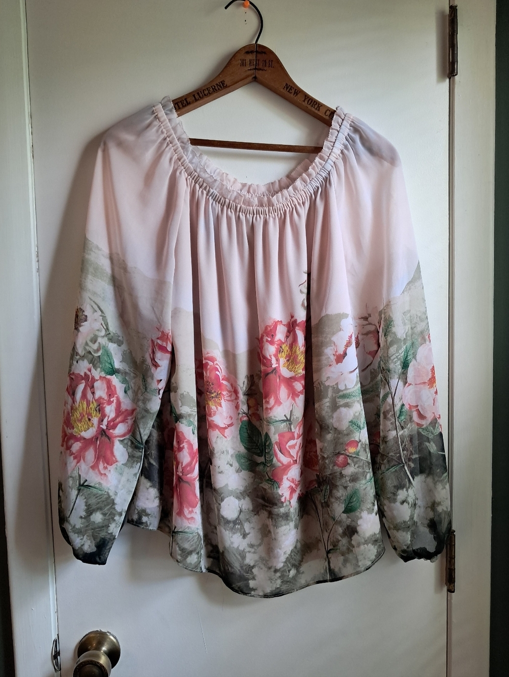 White House Black Market Pink Floral Off-Shoulder Blouse Large